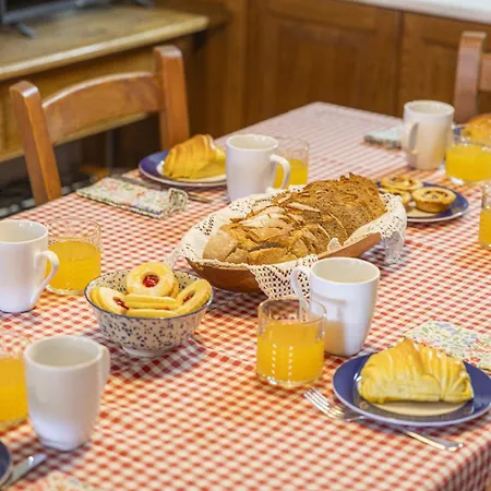 Coastal Charm Chalet Colares