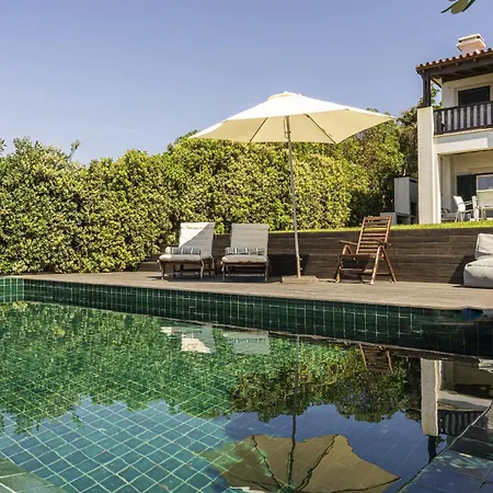 Coastal Charm Chalet * Colares